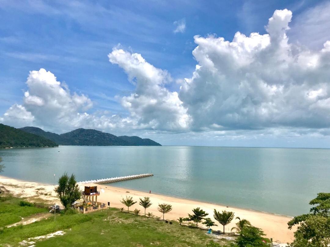 Ferienwohnung By The Sea Beach Baby Batu Feringgi Exterior foto